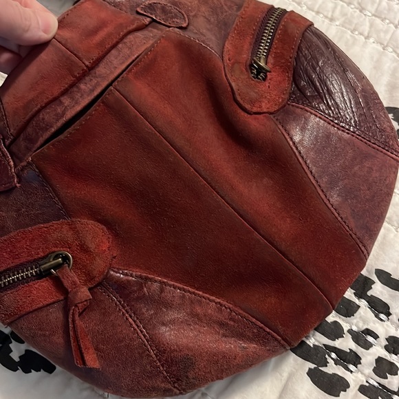 Gorgeous cranberry leather and suede purse - Picture 5 of 9